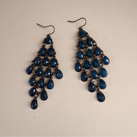 Beautiful Blue Dangly Earrings - Picture 4 of 4